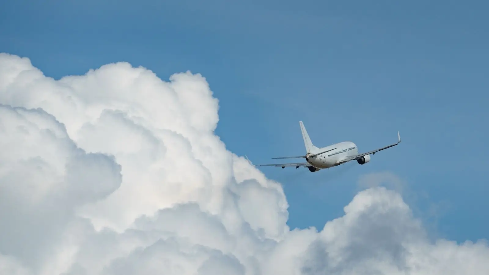 From Charles de Gaulle Airport to Paris Orly Airport  Limousine Transfer